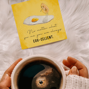 Sweet Notes Kartica "No matter what" Ročno narisan motiv razbite in cele jajčke z napisom "No matter what, for me you are always eggcellent".
